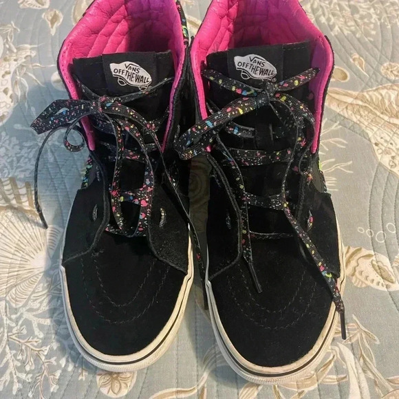 Vans Other - Vans- “off the wall “ worlds #1 skateboard shoe